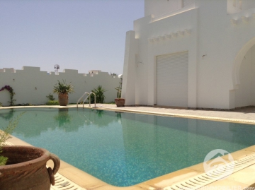 L 102 -                            بيع
                           Villa avec piscine Djerba